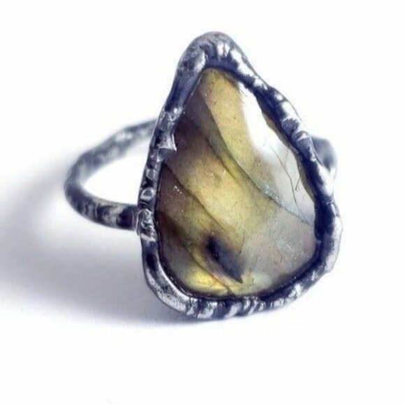 Labradorite Crystal Ring - Picture 2 of 12